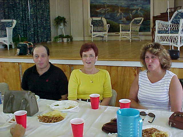 Maria, Carol & Bob Berardo 2000.JPG