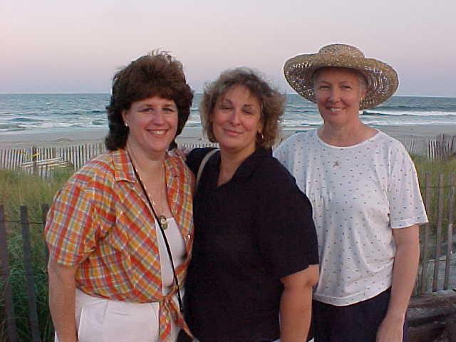 Mary Ann, Lynne & Roseann 2000.JPG